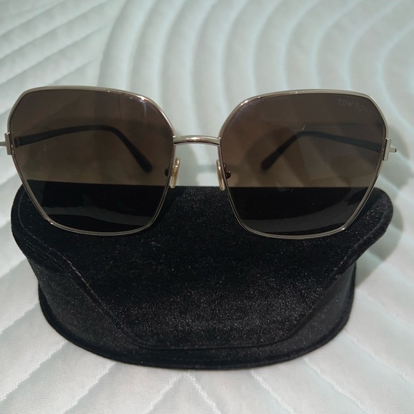 Tom Ford Geometric Sunglasses. Brown. - Picture 1 of 7